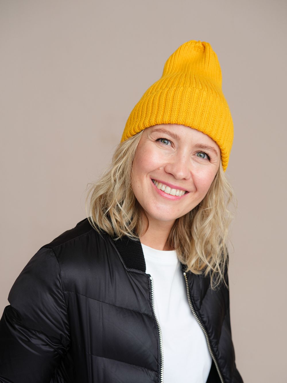 Шапка вязаная-резинка весенняя/осенняя КЭП(Горчица)