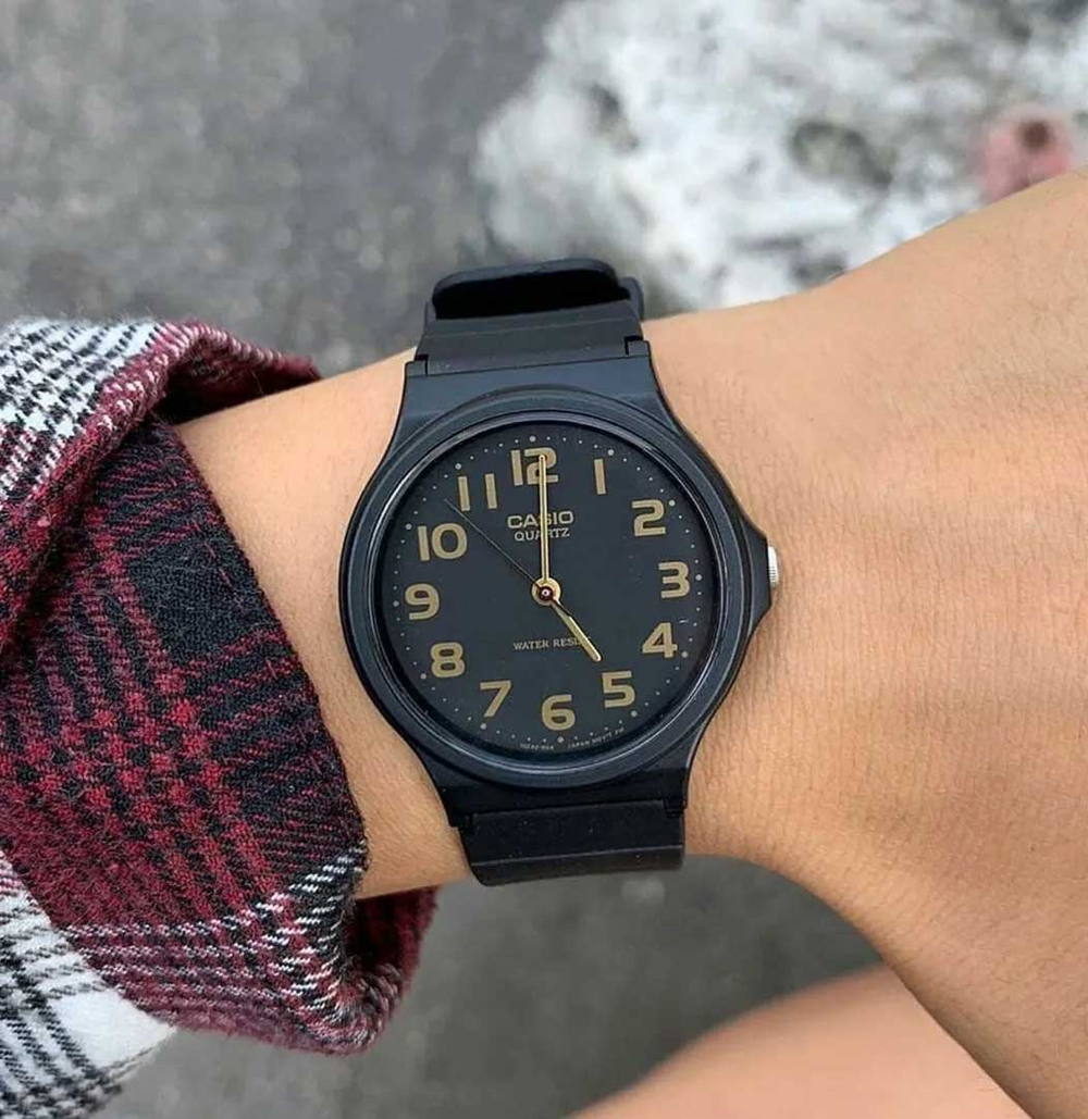 Мужские наручные часы Casio Collection MW-240-1B2