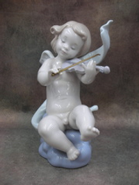 Статуэтка. Фарфор. Ангел со скрипкой. Lladro. Испания