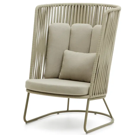 Уличное плетеное кресло Saconca с высокой спинкой