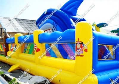 Большой надувной батут "Говорящая акула" 14*10*6 м