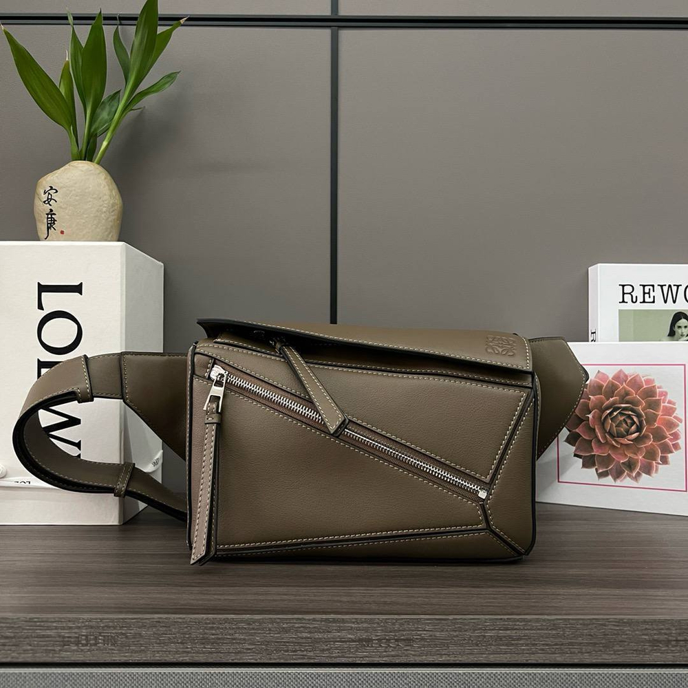 Поясная сумка Loewe