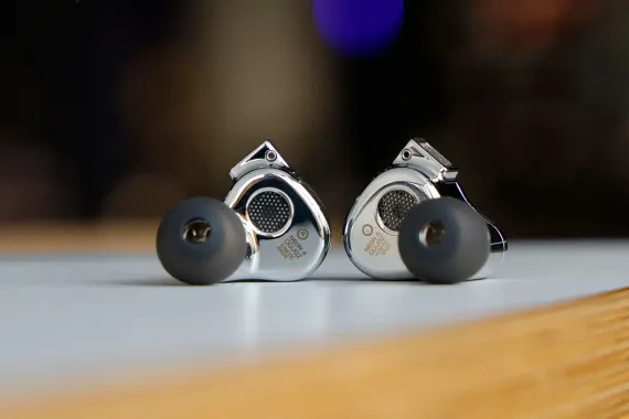 FiR Audio Neon 4 Universal