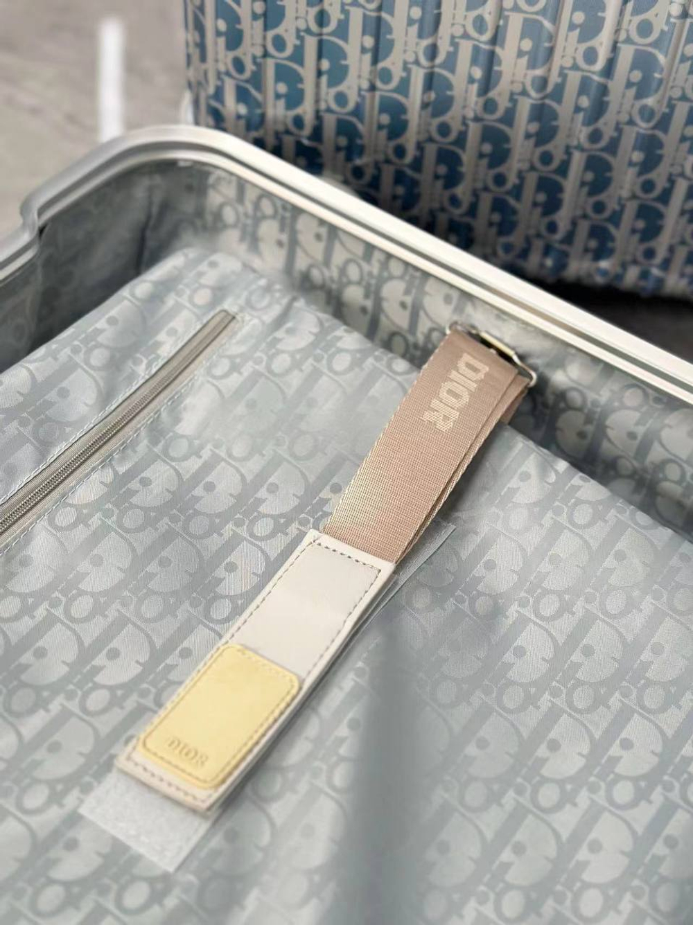 Чемодан Christian Dior M