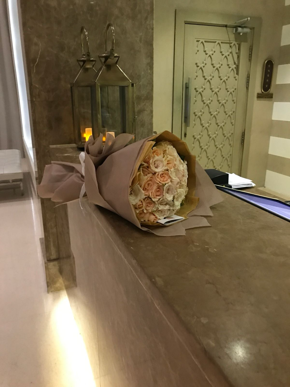 Букет из 31 нежно-розовой розы