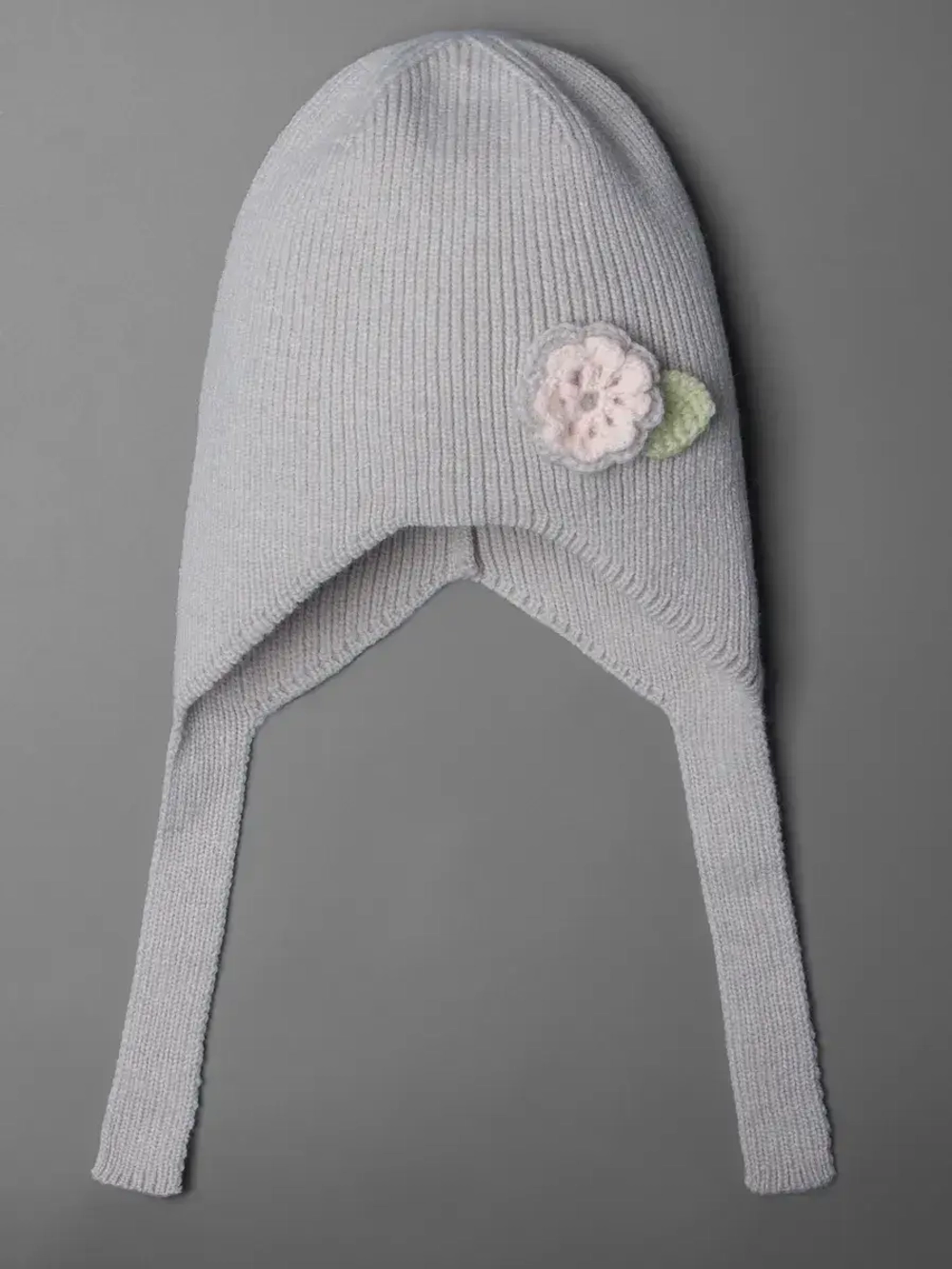 Шапка-чепчик для девочек на осень