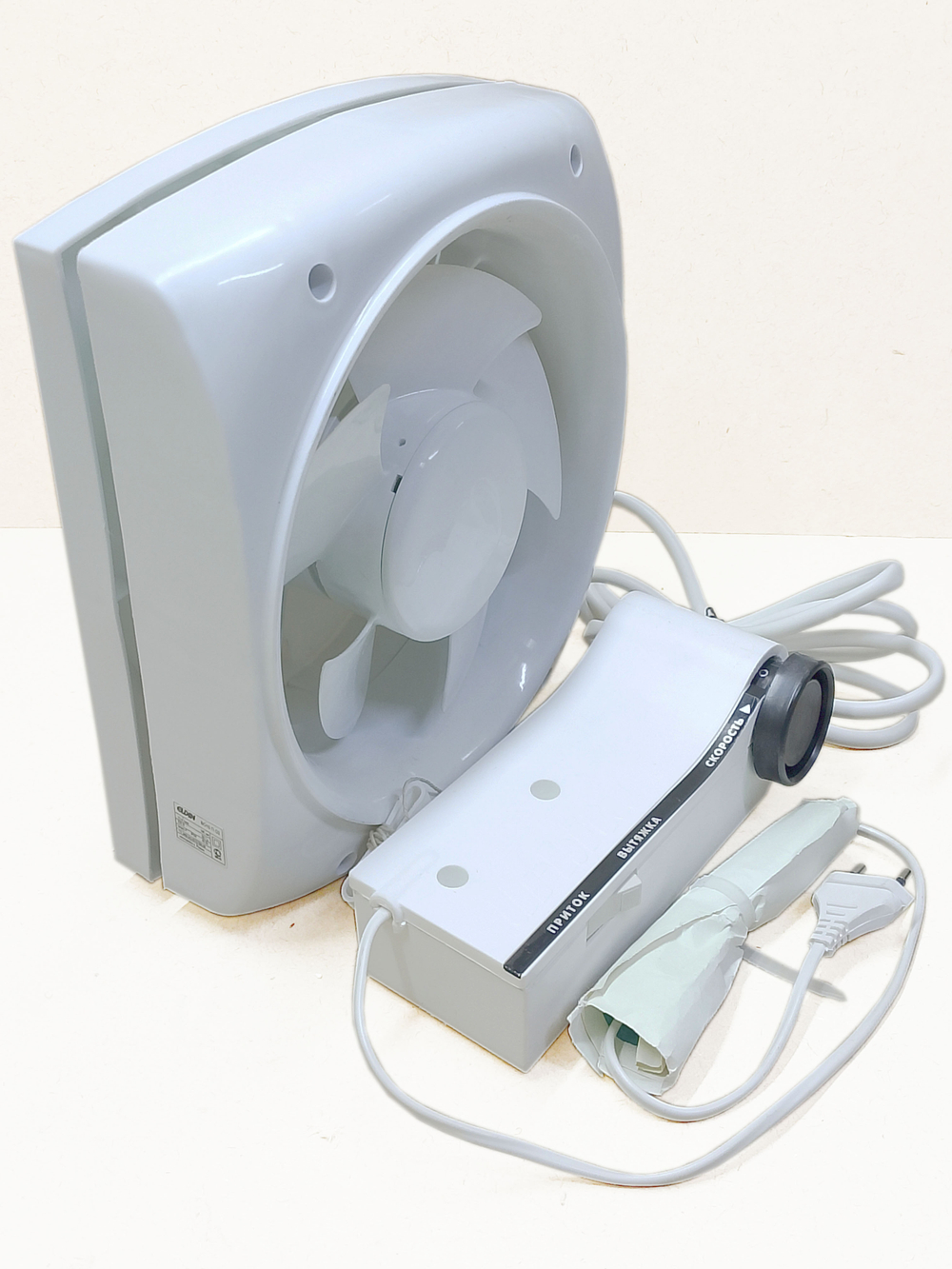 Вентилятор оконный вытяжной ВО 10 П 02