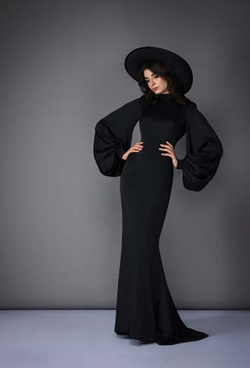 Платье чёрное силуэта "рыбка" воротник стойка 16-05-21SS