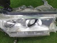 Битая Фара правая Toyota Land Cruiser 200 (2015-2021) LED