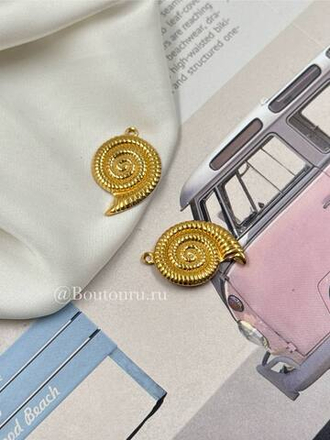 Подвеска металлическая золотистая в форме ракушки 31х21 мм