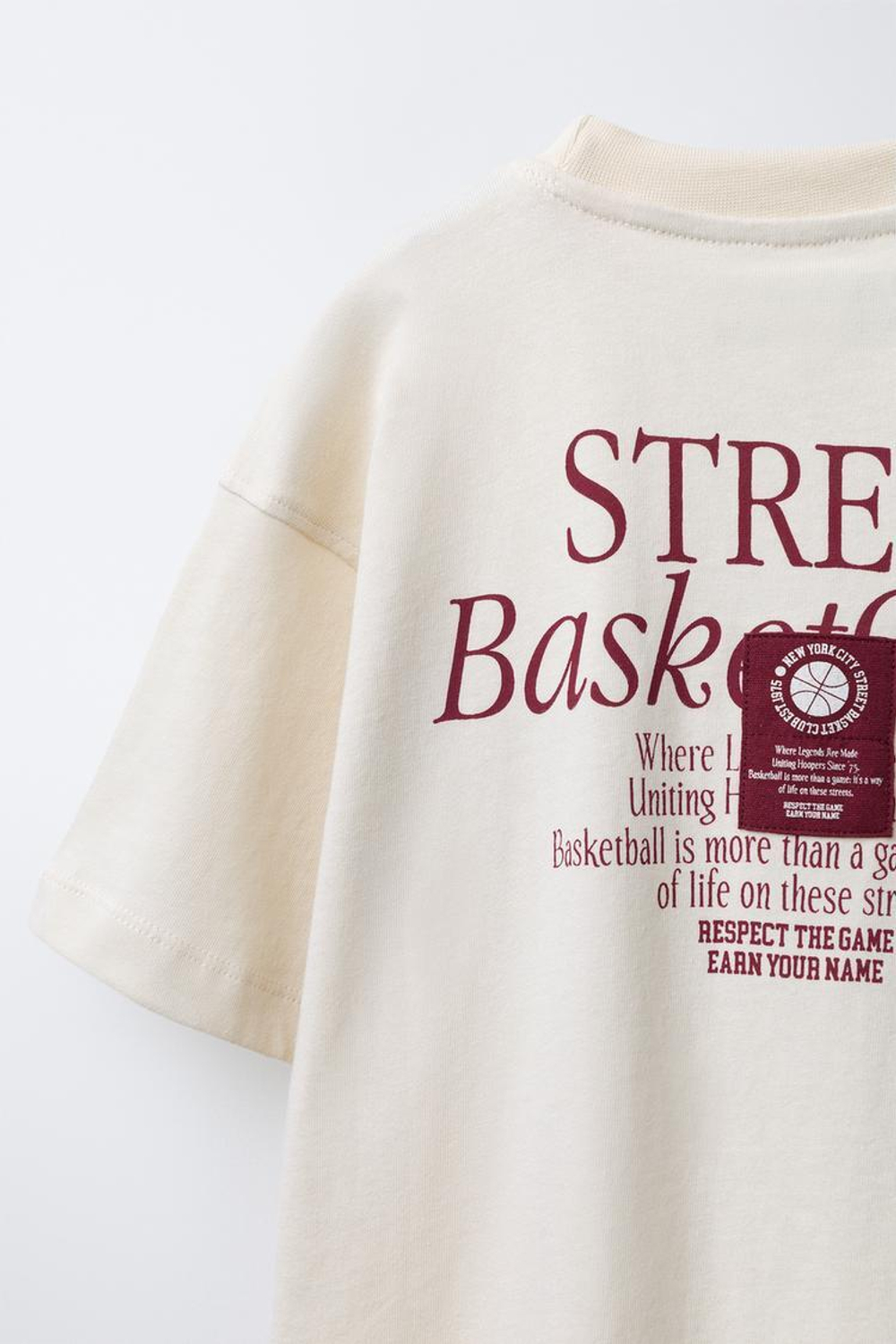 ZARA ФУТБОЛКА С ПРИНТОМ, ЭКРЮ