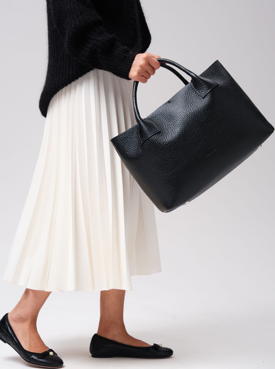 Кожаная сумка Iris DBR 31372 черный соло