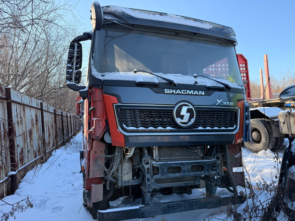 Shacman (Shaanxi) SX* 6x6 Седельный тягач SX42586V385 (Дизельный, 11,6 л, 423 л.с., МТ)