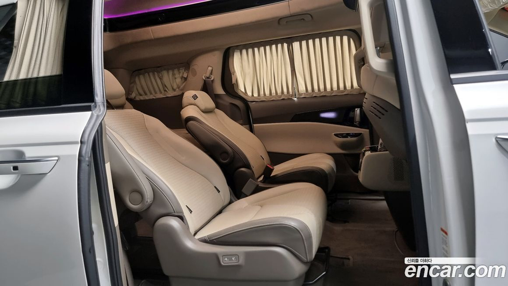 Kia Carnival (Sedona) 4 Generation Бензин 9-и местный High Limousine (01.2022)