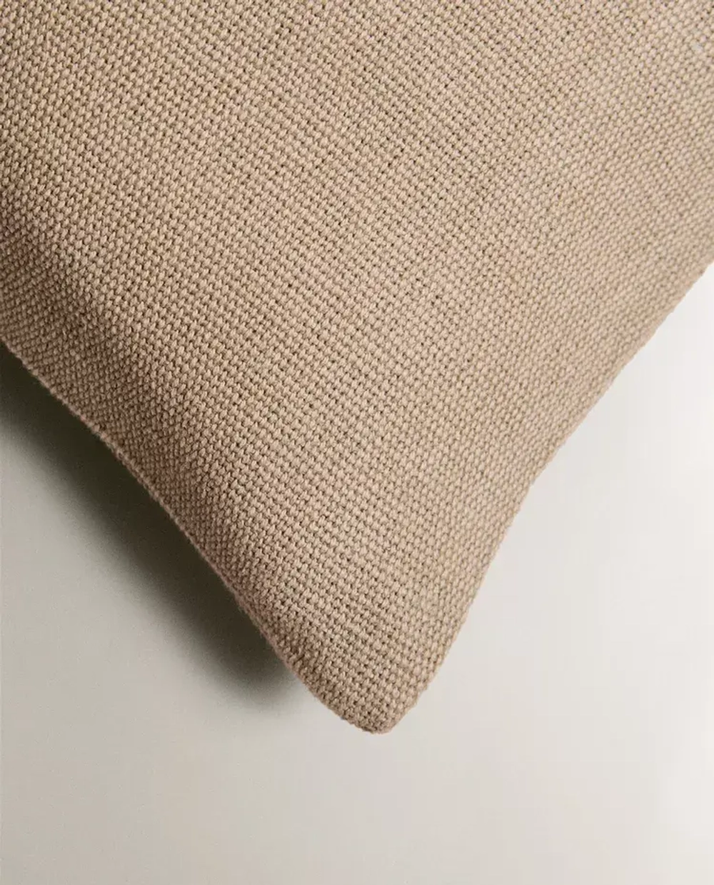 ZARA HOME ОДНОТОННЫЙ ЧЕХОЛ НА ПОДУШКУ, БЕЖЕВЫЙ