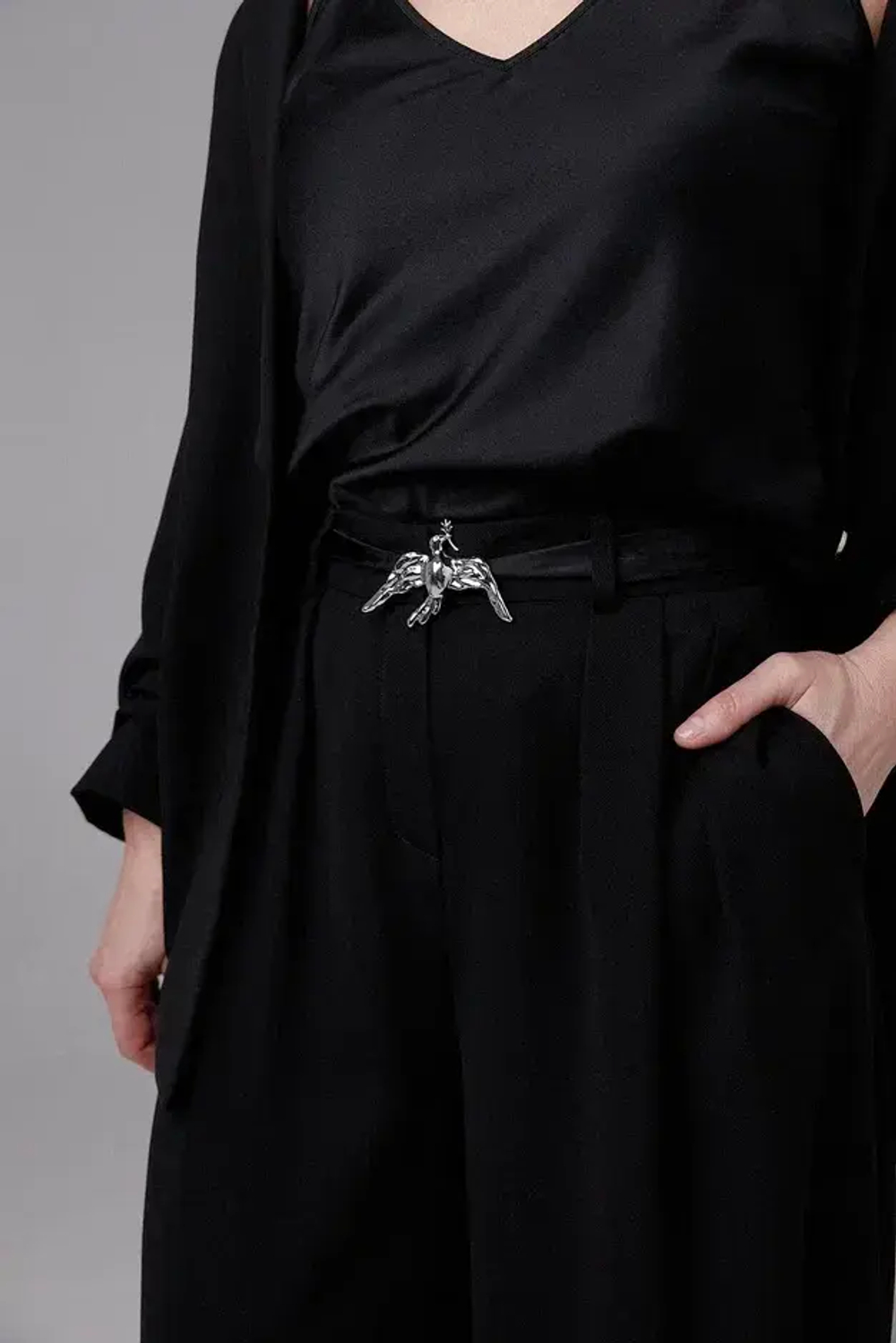 Колье Serenity птица в оттенке серебро на черной ленте из органзы