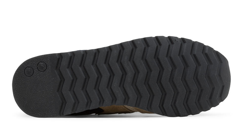 New Balance M770SNB