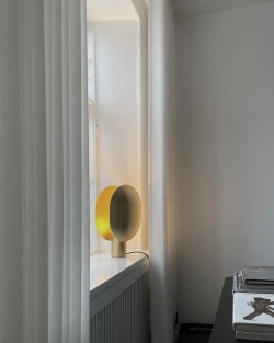 Лампа 101 Copenhagen Clam Table Lamp, Brass