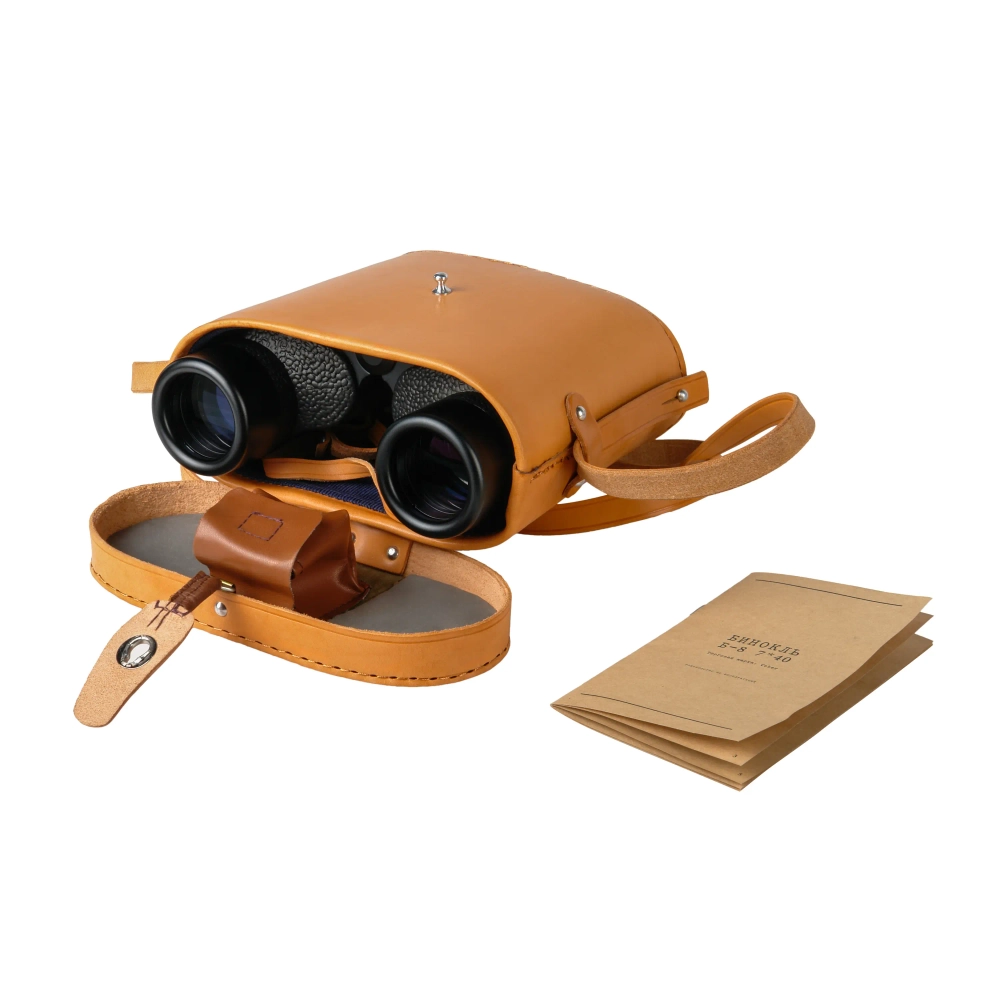 Бинокль Б-8 7x40 - в кожаном чехле, открыт чехол, виден паспорт