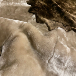 Ковер круглый натуральный мех овчина, 190 х 190 см.  Бежево-коричневый