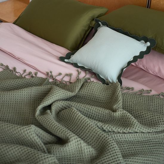 Плед из шерсти травянисто-зеленого цвета из коллекции essential, 130х180 см