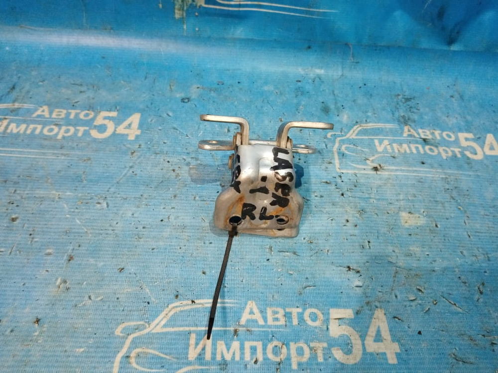 Петля двери задней левой MAZDA FAMILIA 2001