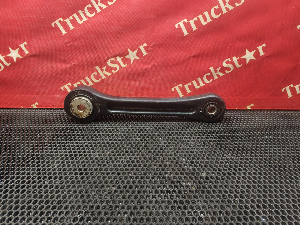 Стойка переднего стабилизатора