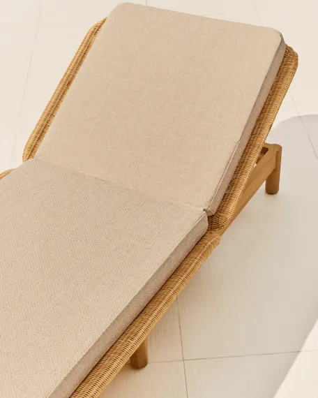 Шезлонг Galea из тикового дерева и синтетического ротанга