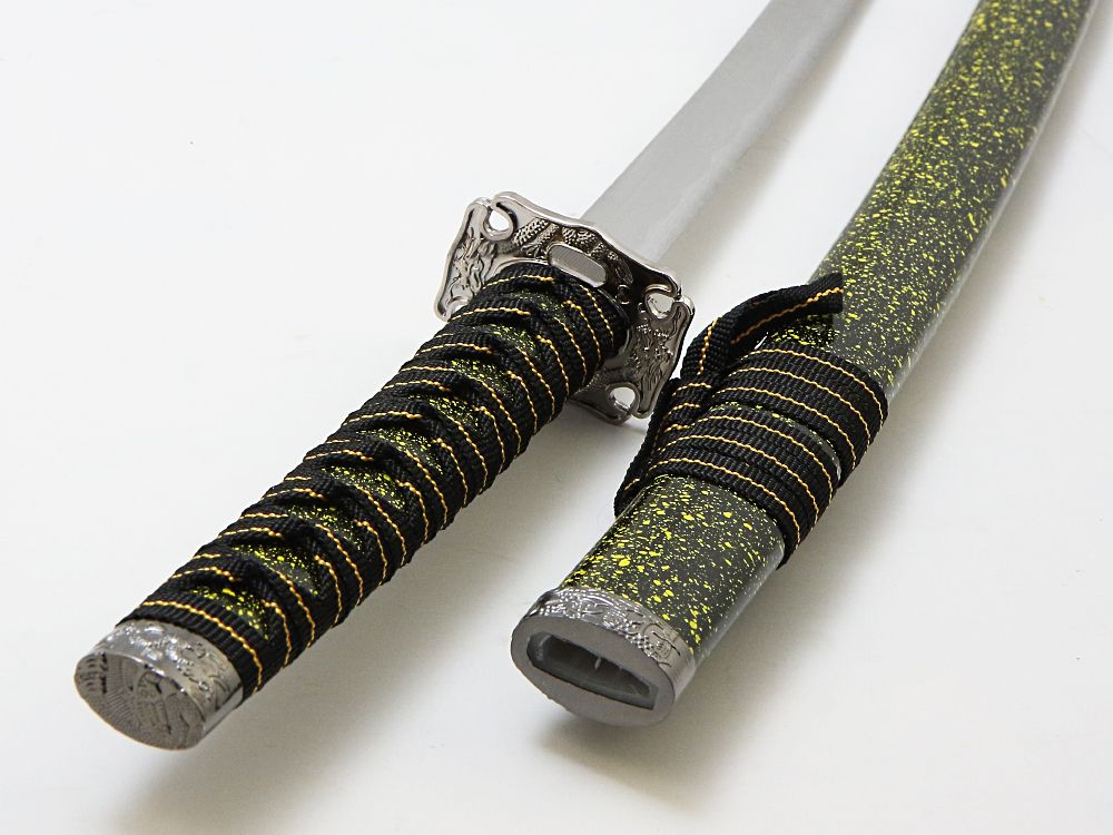 Armas Del Mundo Меч самурайский. Ножны черные с желтым крапом, цуба серебро