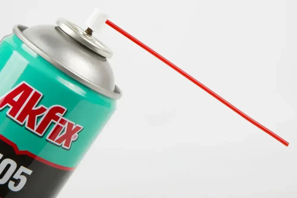 Набор для экспресс склеивания Akfix 705 (активатор 400 мл + клей 125 гр) двухкомпонентный для дерева, ткани, резины, кожи, обуви, пластика