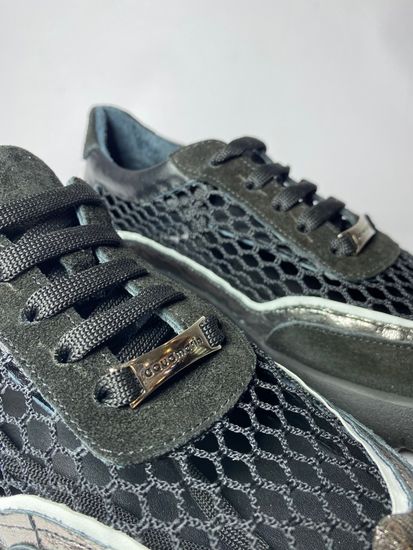 Кроссовки женские