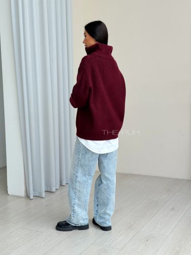 Бордовый свитер на молнии