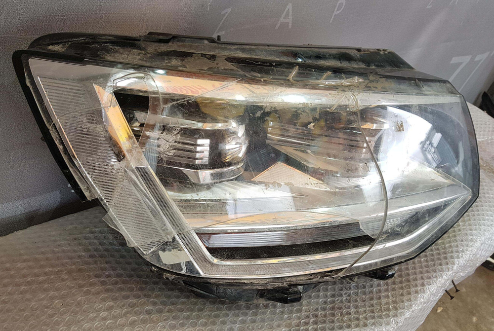 Фара правая LED Volkswagen Transporter T6 15-19 Б/У Оригинал 7e1941036