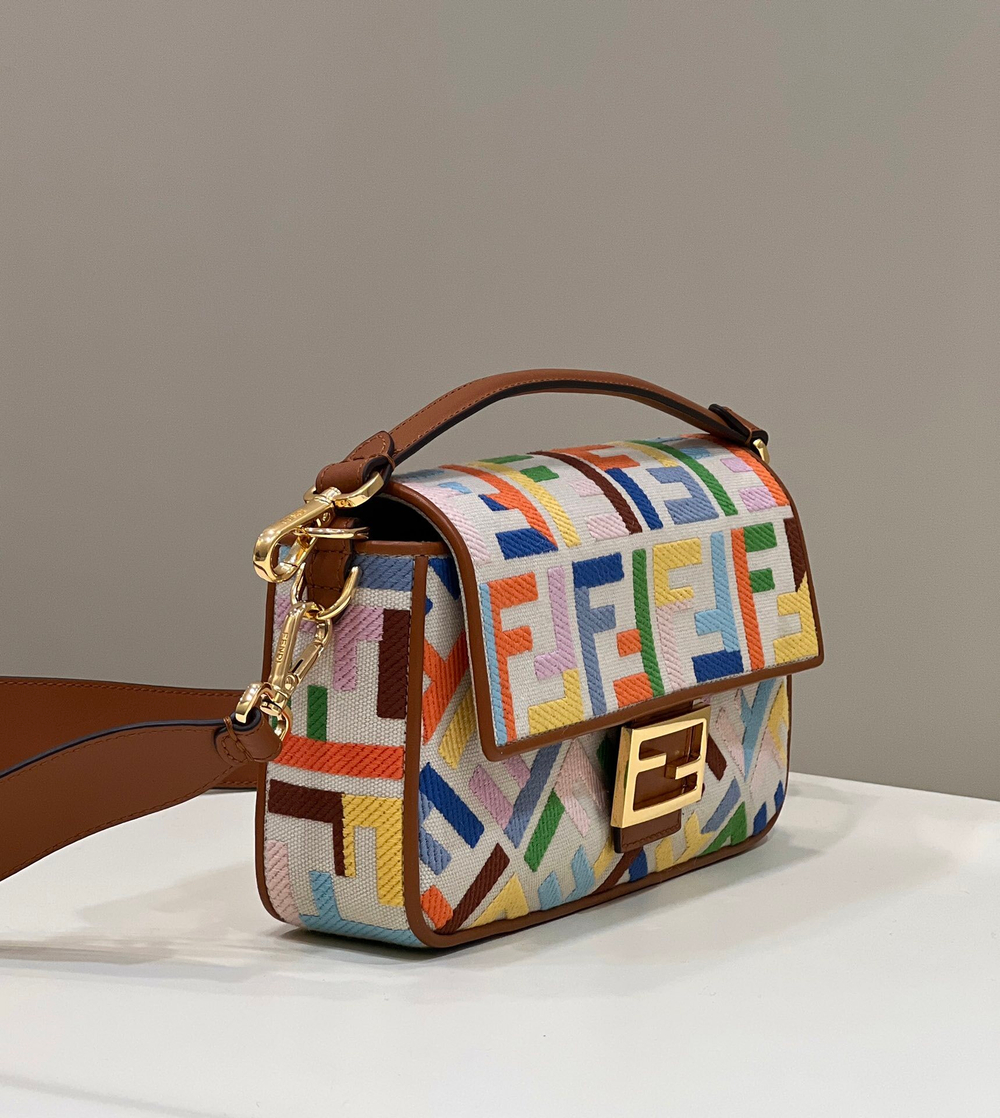 Fendi Baguette 27 cm