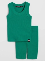 Спортивный костюм для девочки в сад