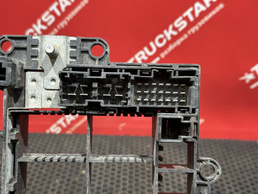 Кронштейн разъемов 2019г