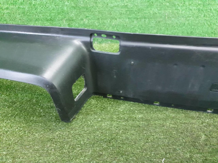 Накладка заднего бампера верхняя Mercedes X W470 (2017-2020)