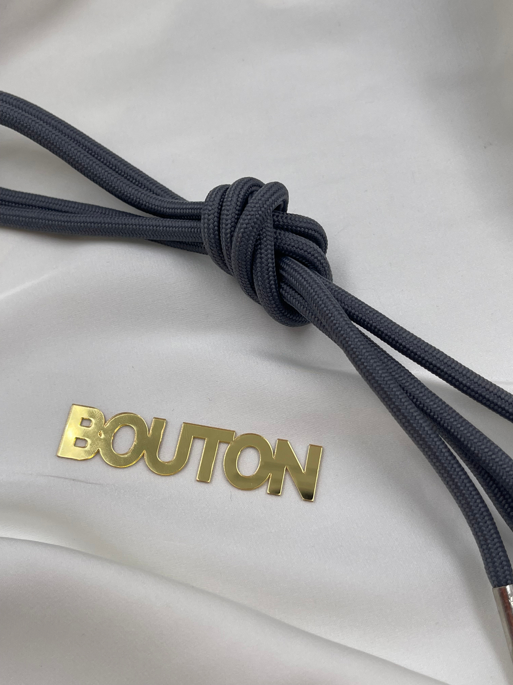 Шнур круглый тёмно-зелёный с графитовым подтоном 1,3 м