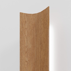 Крупный план фактуры ясеня и светодиодная подсветка светильника Kimya