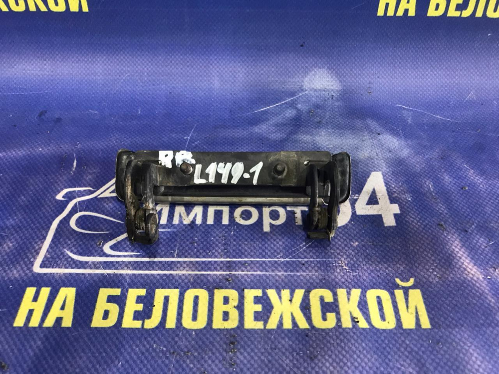 Ручка двери задней правой внешняя MITSUBISHI PAJERO 1990