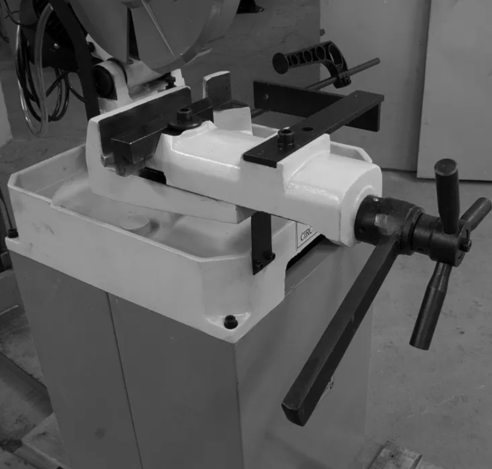 Маятниковая отрезная пила Stalex CS-250