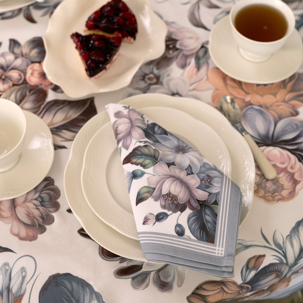 Набор скатерть 130х180 см с салфетками в подарочной упаковке