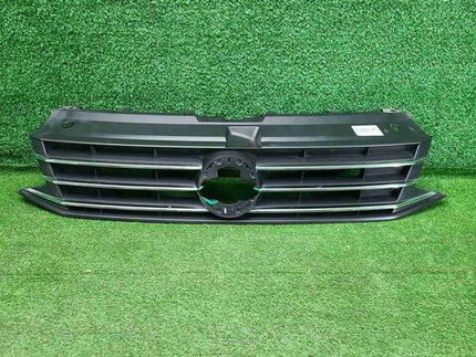 Решетка радиатора VW Polo Sedan (2015-2020)