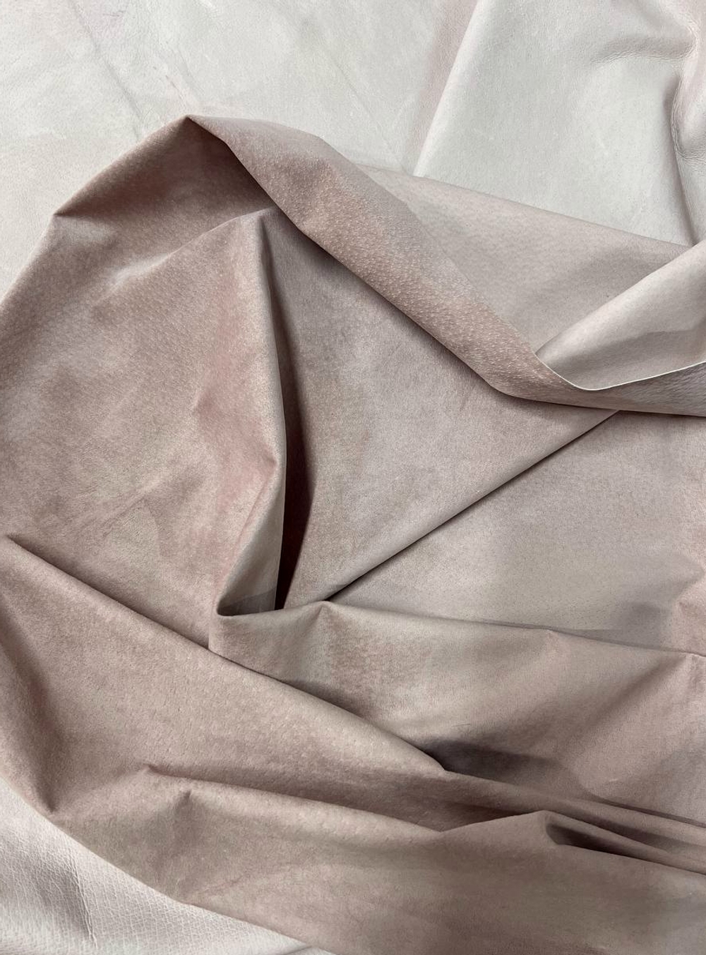 Кожа натуральная, лицевой велюр, 0,7 мм, пудровый