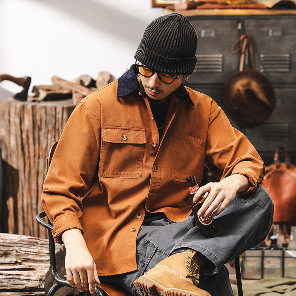 Рубашка для мужчин,два накладных кармана,воротник другого цвета на весну