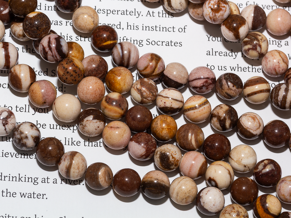 Нить бусин из яшмы 8мм