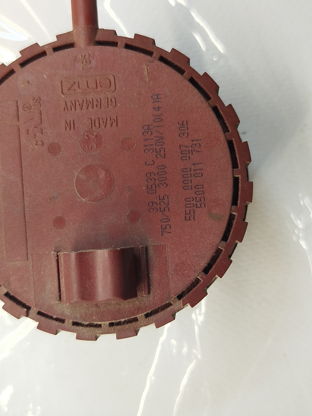 537 Датчик уровня воды (Прессостат) для стиральной машины Bosch/Siemens 39.0539 750-525-3000 б/у