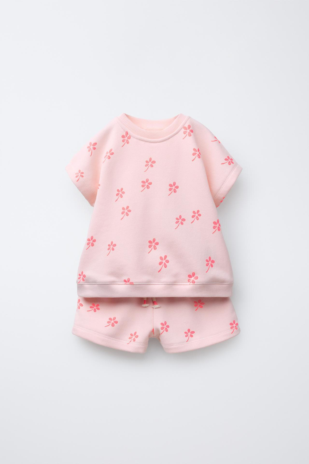 ZARA КОМПЛЕКТ ИЗ ФУТБОЛКИ И ШОРТОВ-БЕРМУДОВ С ПРИНТОМ, ЦВЕТ РОЗОВОГО ДЕРЕВА