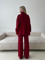 Шерстяной костюм красный