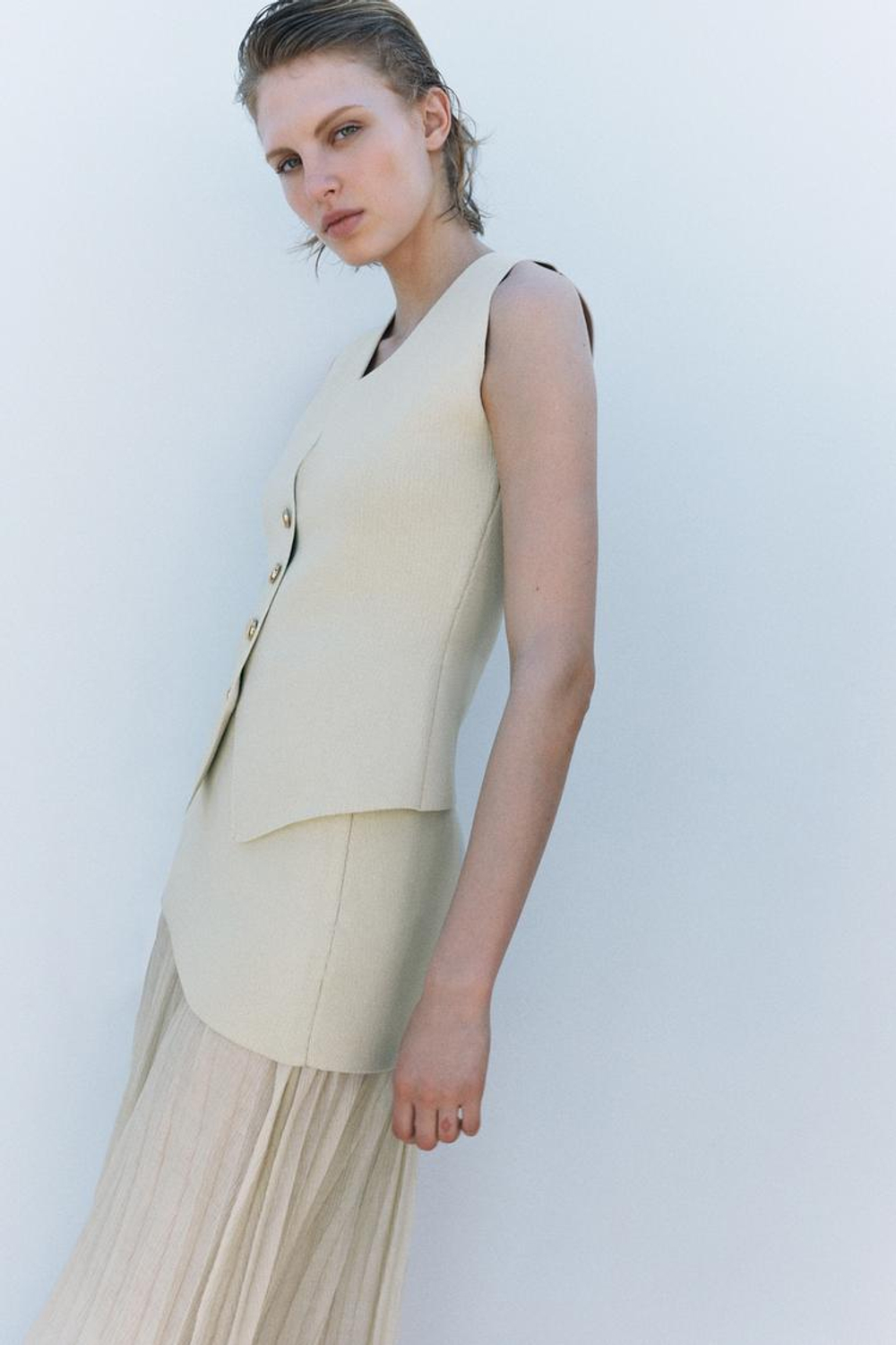 ZARA ОДНОТОННЫЙ ТРИКОТАЖНЫЙ ЖИЛЕТ, СЛОНОВАЯ КОСТЬ